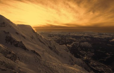 Alpler günbatımı panorama adlı cosmique hut