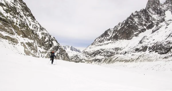 Alpler'de trekking kış — Stok fotoğraf