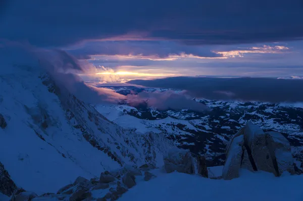 Zonsondergang in de Franse Alpen, chamonix — Stockfoto