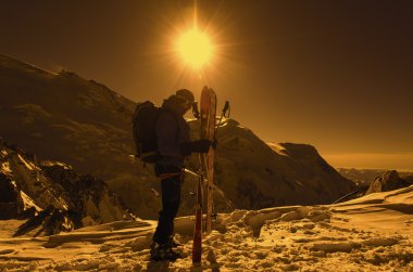 Tur kayağı Alpleri'nde