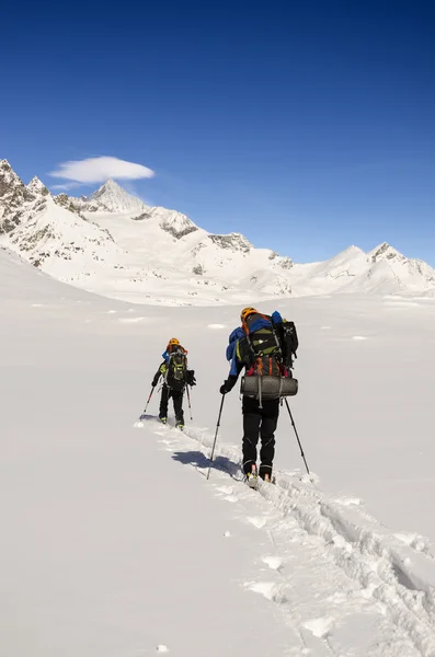 Wandern in den Schweizer Alpen — Stockfoto