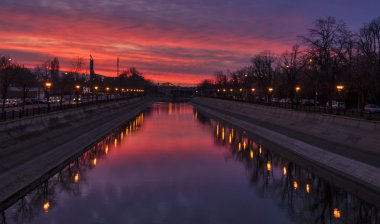 gece Dâmboviţa Nehri ile Bükreş