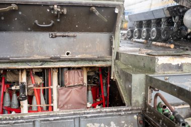 Gostomel, Ukrayna - Nisan. 03, 2022: Dünyanın en büyük uçağı, Ukrayna havaalanında Rus birlikleri tarafından yok edilen savaş, havaalanındaki imha uçağını küçük parçalara ayıran savaş, Ukrayna savaşı