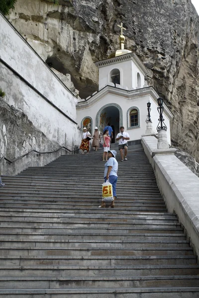L'entrée du monastère de la grotte d'Uspensky à Bahchisarai — Photo