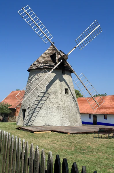 kuzelov yel değirmeni