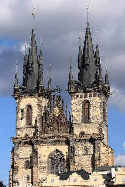 Kerk van onze dame voor Tyn in Prague — Stockfoto