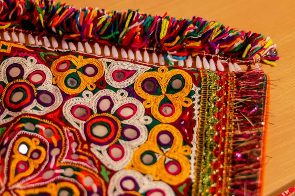 Hermosa Vista Coloridos Cinturones Étnicos Con Espejos Conchas Mercado Rajastán —  Fotos de Stock