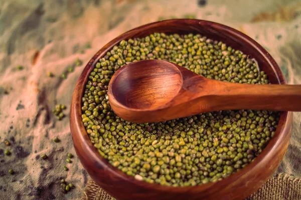 Hele Mok Moong Wordt Bovenop Bewaard Een Houten Kom Maash — Stockfoto