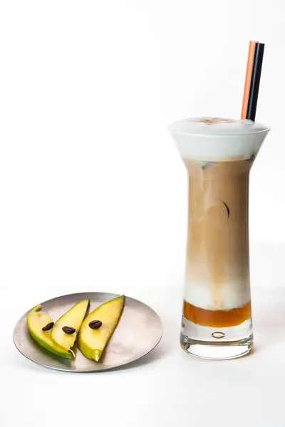 Cold Latte with Mango puree and fresh slices of mango — Stock Photo, Image