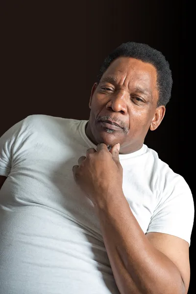 güçlü iyi görünümlü olgun Afro-Amerikan erkek