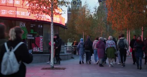 Moscú Rusia Octubre 2021 Capital Gente Está Caminando Cerca Plaza — Vídeos de Stock