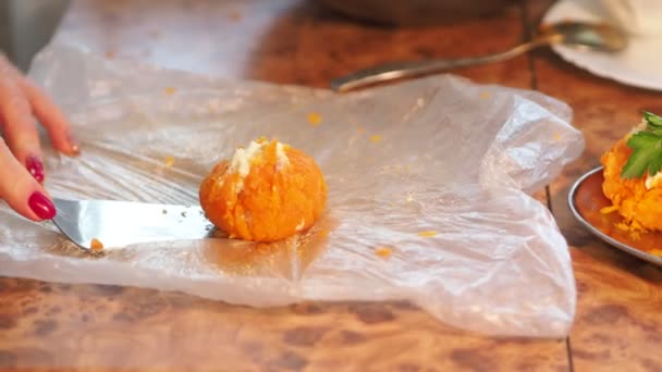 Asian Cuisine Vegetarianism Elderly Woman Makes Oranges Grated Carrots Fillings — Stockvideo