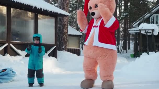Berdsk Russia January 2022 Holiday Season Teddy Bear Santa Claus — Stockvideo