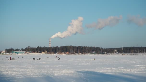 Industrial Smoke Fishermen Fishing Ice Frozen River Smoke Gas Heating — 图库视频影像