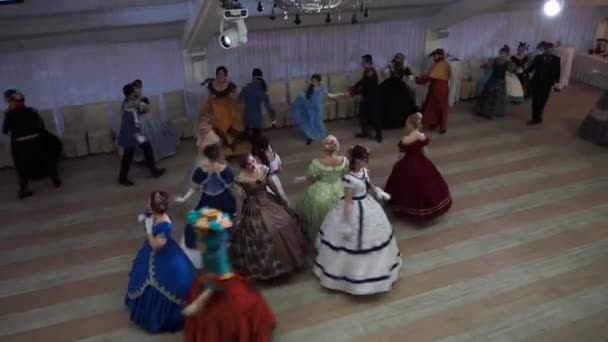 Novosibirsk Rusland Januari 2022 Kerstbal Dansers Prachtige Balzaal Outfits Dansen — Stockvideo