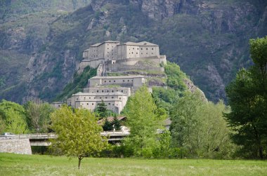 Bard fort aosta Vadisi