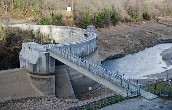 Dam geleegd — Stockfoto