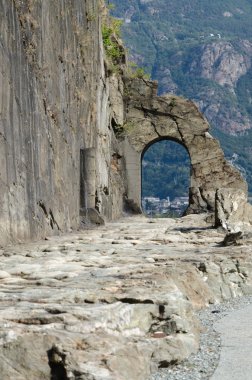 Roma Galya yolu ve onun kemer