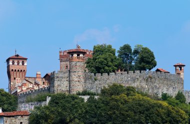 fenis - aosta Vadisi - İtalya Ortaçağ Kalesi