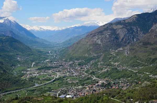 Valle d'aosta - chatillon, st vincent ve Alpler