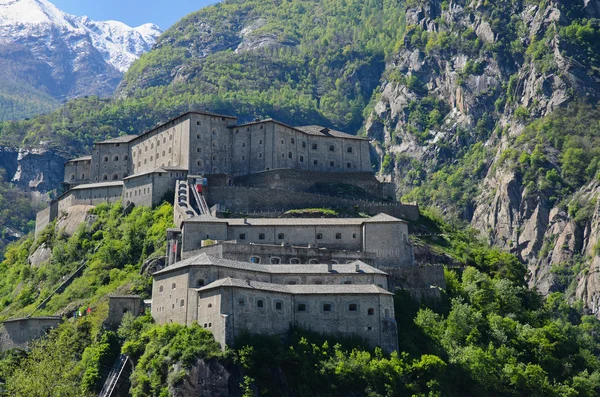 Bard fort i Aostadalen — Stockfoto