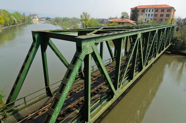 Ponte ferroviária de ferro — Fotografia de Stock