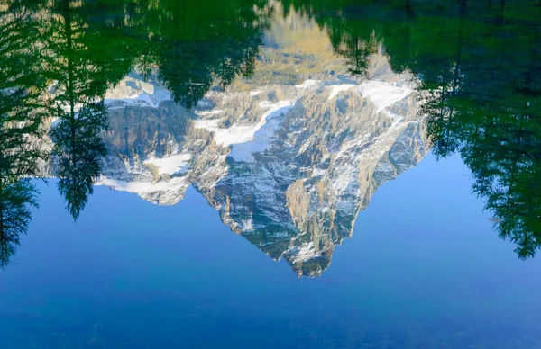 El Matterhorn y el Lago Azul — Foto de Stock