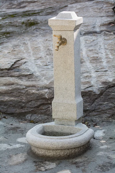 Kámen veřejná fontána — Stock fotografie