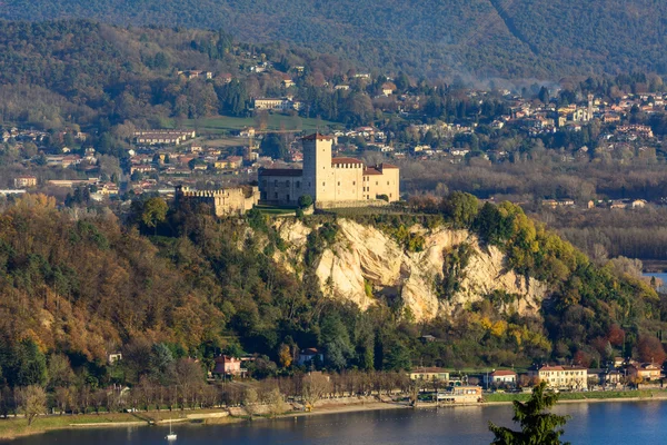 Rocca Borromeo Angera — Stockfoto