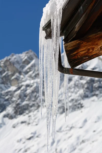 Vinter i hög valtournenche — Stockfoto