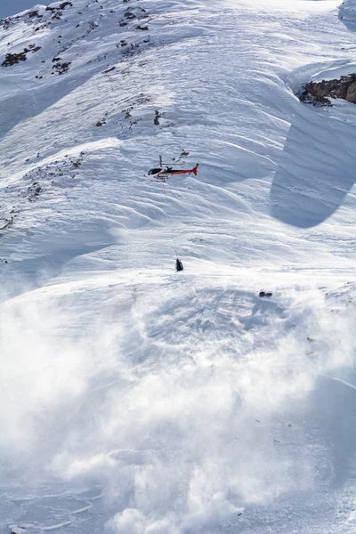 Cloche détonante pour la prévention des avalanches — Photo