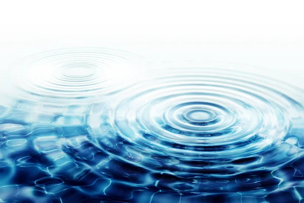 Crystal clear water ripples - two perfect concentric circles — Stock Photo, Image