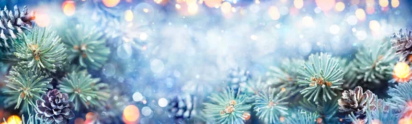 Ramo Abete Nevoso Con Luce Natale Winter Card Con Sfondo — Foto Stock