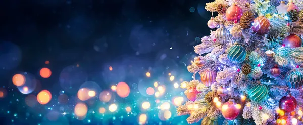 Albero Natale Con Ornamenti Blu Notte Palle Rami Abete Con — Foto Stock