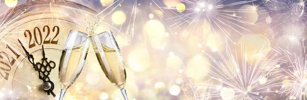Neujahr 2022 Feier Mit Champagner Und Uhr Abstrakte Defokussierte Lichter — Stockfoto