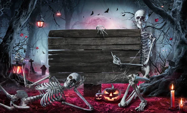 할로윈 Forest Wooden Sign Board Graveyard Night Pumpkins Skeletfts — 스톡 사진