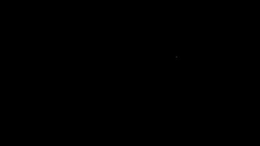 Beyaz çizgi Mutfak Kevgir simgesi siyah arkaplanda izole edildi. Mutfak aletleri. Çatal bıçak seti. 4K Video hareketli grafik canlandırması