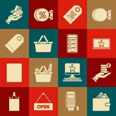 Yığınla kağıt para, alışveriş arabası ekran dizüstü bilgisayar, indirimli yüzde etiketi, sepet, boş etiket şablon fiyatı, kredi kartı ve çevrimiçi alışveriş cep telefonu ikonu içeren bir cüzdan ayarla. Vektör