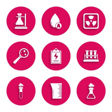 Laboratuvar panosunu kontrol listesi, cam deney tüpü, deney tüpü ve matara kimyasalı, mikroorganizmaları büyüteç, radyoaktif ve ayakta duran simgeye göre ayarla. Vektör