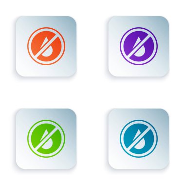 Beyaz arkaplanda izole edilmiş su simgesi yok. Ramazan festivali ile ilgili. Kare düğmelere renkli simgeleri yerleştir. Vektör