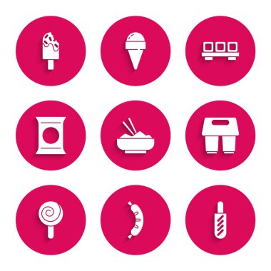 Çubuklu pilav, Hotdog, sandviç, kahve fincanı, lolipop, patates cipsi, kesme tahtasında suşi ve dondurma ikonu. Vektör