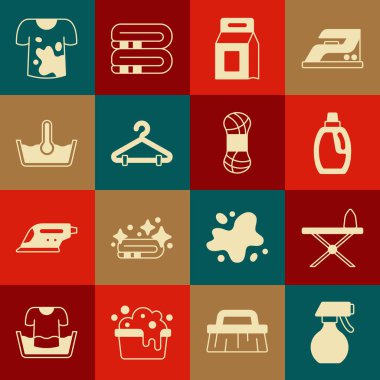 Su püskürtme şişesi, demir ve ütü masası, temizlik malzemesi şişesi, çamaşır deterjanı, elbise dolabı, vücut ısısı temizleme, kirli tişört ve iplik ikonu. Vektör