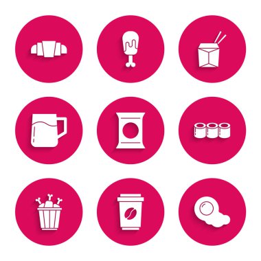 Hazır patates cipsi, kahve fincanı, çırpılmış yumurta, suşi, paket kutusunda tavuk budu, tahta bira kupası, Asya eriştesi, çubuk ve kruvasan ikonu. Vektör