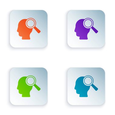 Beyaz arkaplanda izole edilmiş bir insan simgesini aramak için renk büyüteç. İşe alma ya da seçme. Çalışanları ve işi ara. Kare düğmelere renkli simgeleri yerleştir. Vektör