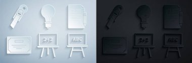 Tebeşir tahtasını, sınav kağıdını ve kalemini silgi, sertifika şablonu, ampul fikri ve kırtasiye bıçağı ikonu ile ayarla. Vektör