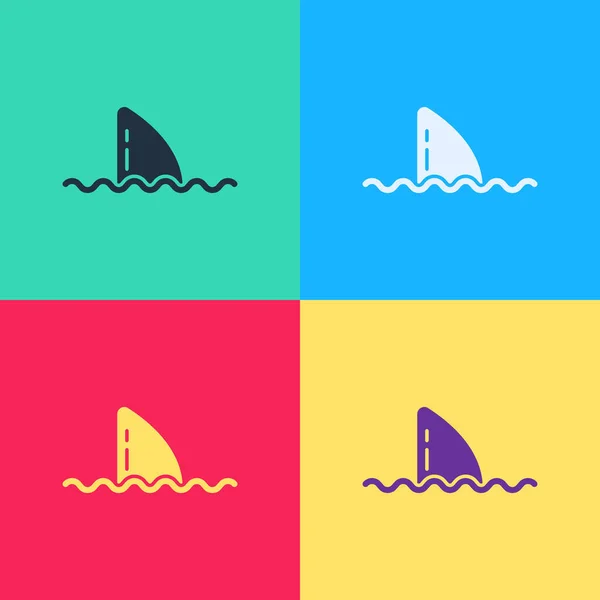Pop art Aleta de tiburón en el icono de la onda oceánica aislado sobre fondo de color. Vector — Vector de stock