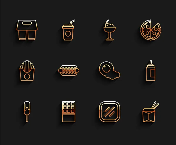 Set line IJs, Chocolade bar, Koffie kopje te gaan, Biefstuk vlees, Aziatische noedels en eetstokjes, Hotdog sandwich, Saus fles en roerei icoon. Vector — Stockvector