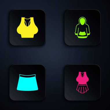 Undershirt 'ü, eteği ve kapüşonluyu hazırla. Siyah kare düğme. Vektör