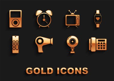 Saç kurutma makinesi, kalp atış hızını gösteren akıllı saat, telefon, web kamerası, uzaktan kumanda, televizyon, müzik çalar ve alarm saati simgesi. Vektör