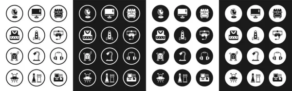 Set cofre del tesoro antiguo, nave cohete, chaleco, globo terráqueo, gafas de realidad virtual, pantalla de monitor de computadora, auriculares y vikingo en el icono del casco con cuernos. Vector — Vector de stock